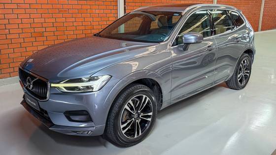 VOLVO XC60 2.0 D5 DIESEL MOMENTUM AWD GEARTRONIC
